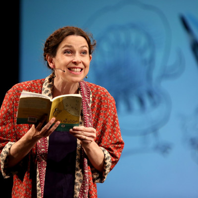 Kate Wakeling reads poetry
