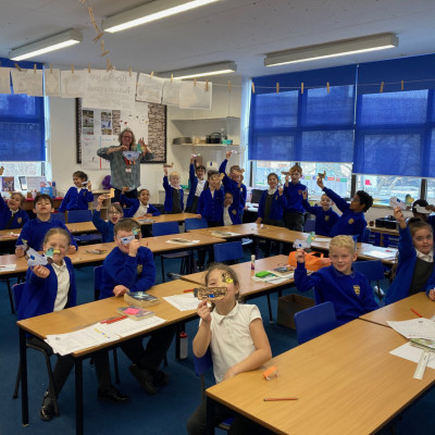 Neal Layton followed on from his library performance by working with children in their classrooms. They made their own birds during the workshop.