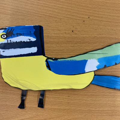 Neal Layton followed on from his library performance by working with children in their classrooms. They made their own birds during the workshop.