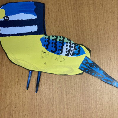 Neal Layton followed on from his library performance by working with children in their classrooms. They made their own birds during the workshop.