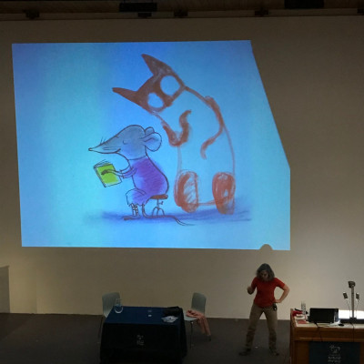 Viviane talks to the children at her Bookshow performance in Oxford 2018