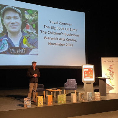 The stage is set at Yuval Zommer's Warwick performance